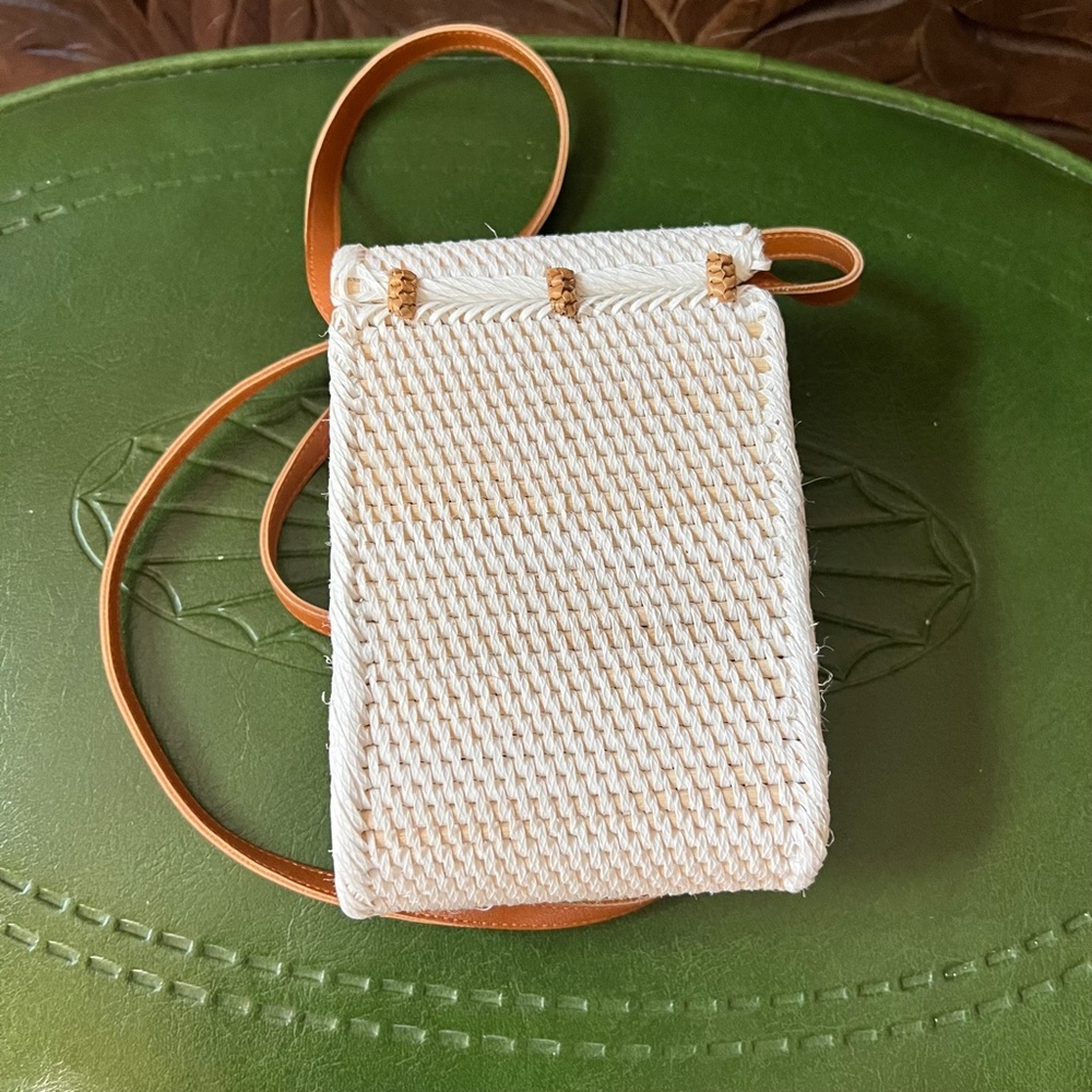 NWOT - Rattan Purse - Picture 4 of 6